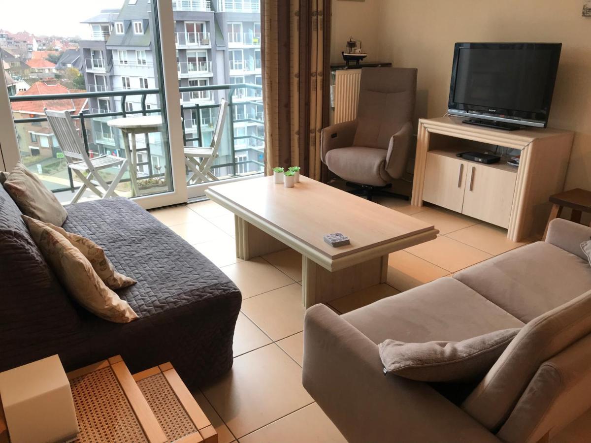 Appartement Pablo met garagebox 50m van zee Koksijde Buitenkant foto