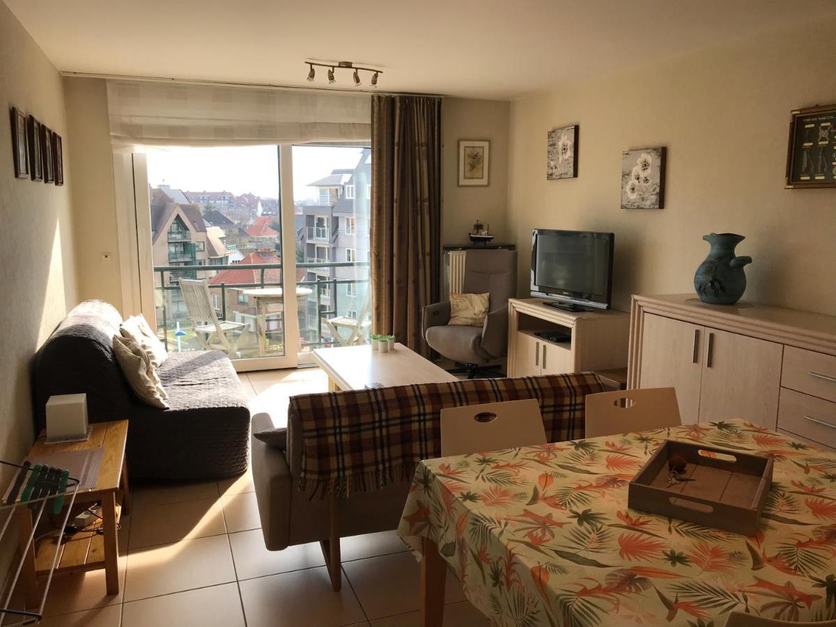 Appartement Pablo met garagebox 50m van zee Koksijde Buitenkant foto