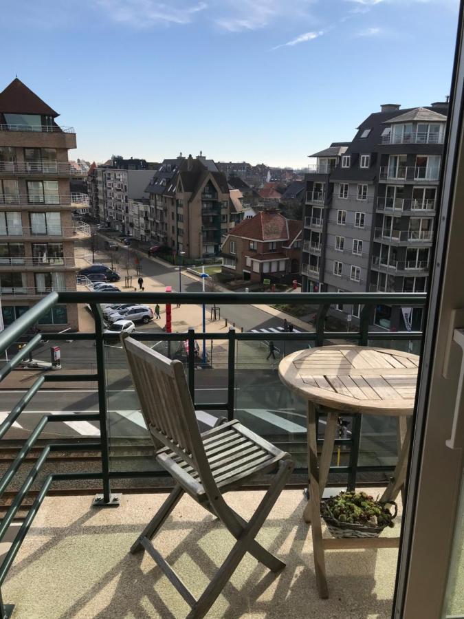 Appartement Pablo met garagebox 50m van zee Koksijde Buitenkant foto